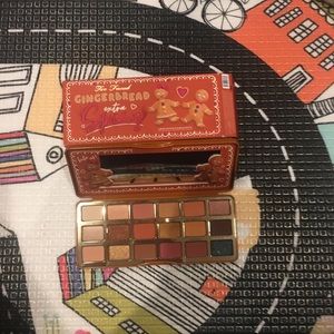 extra spicy gingerbread eyeshadow palette